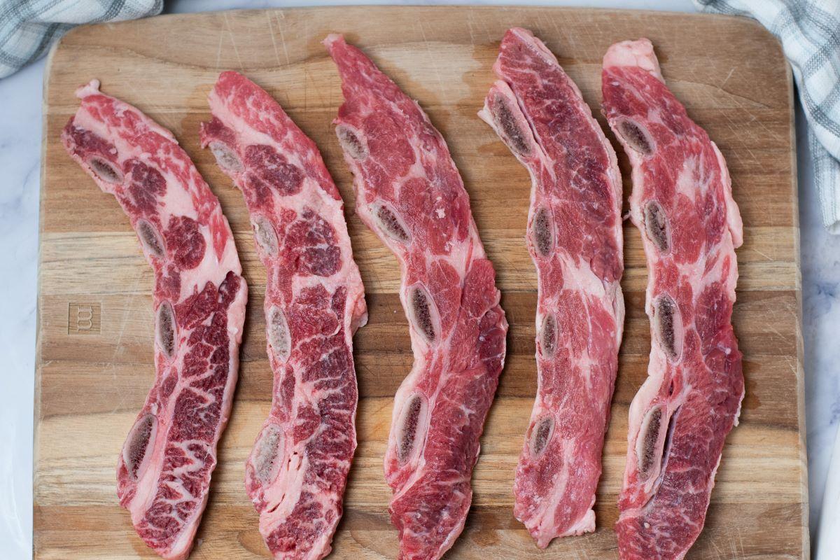 Flanken ribs (sometimes spelled flanken-style ribs)